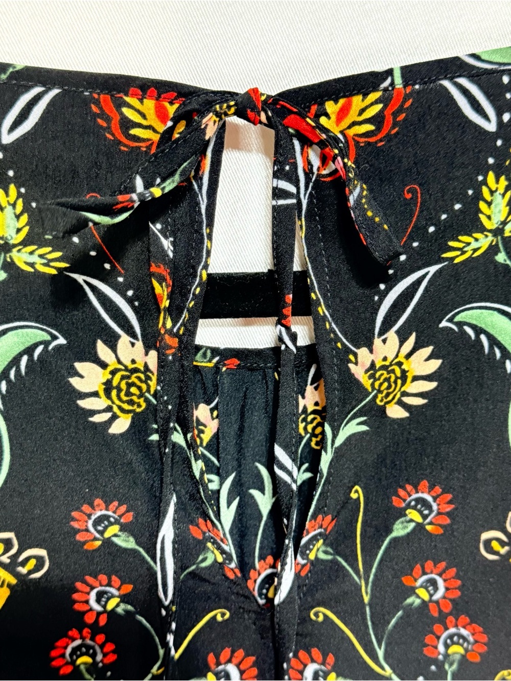 Cabi Tudor Floral Chiffon Sleeveless Blouse Tie Back S - Picture 4 of 6